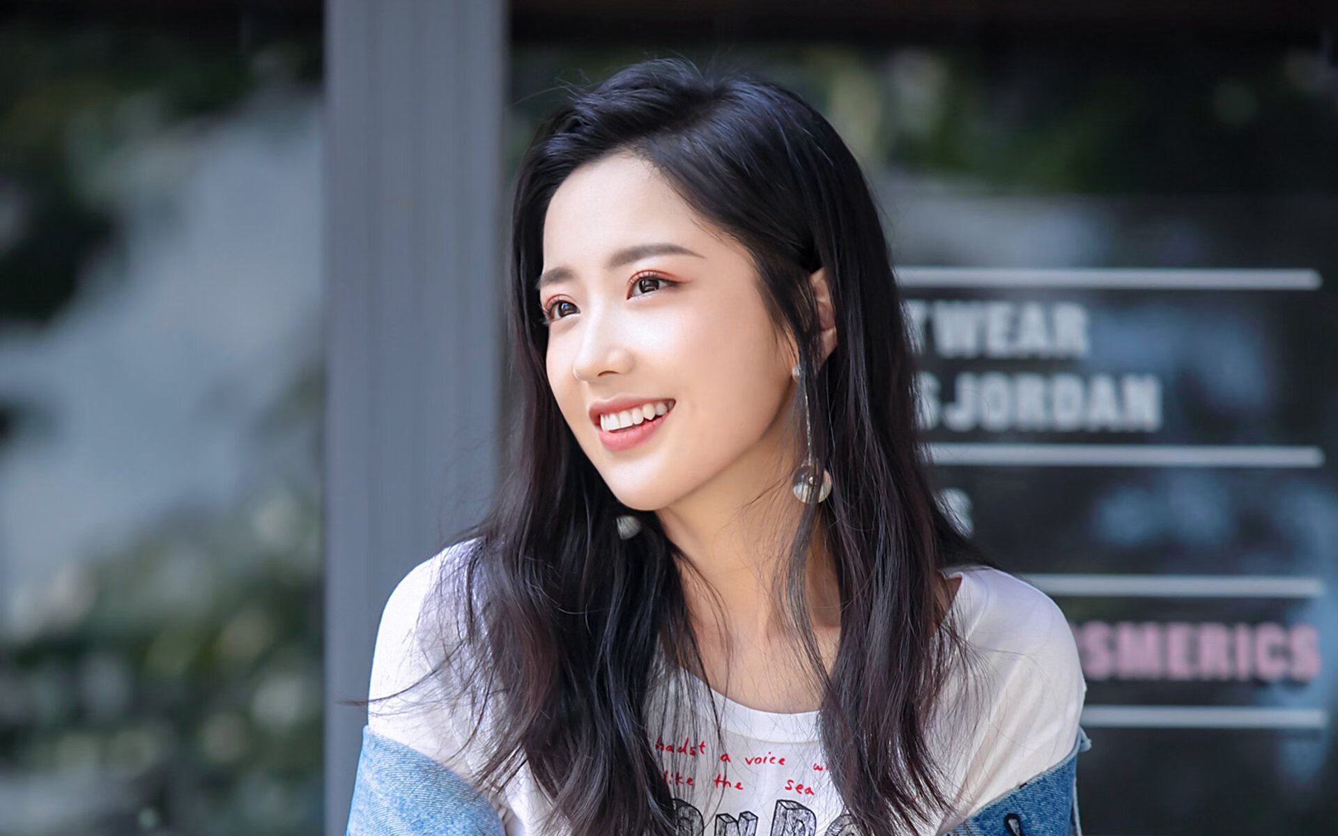 凯恩触发解约金条款，顶薪签约重返热刺，凯恩与热刺续约